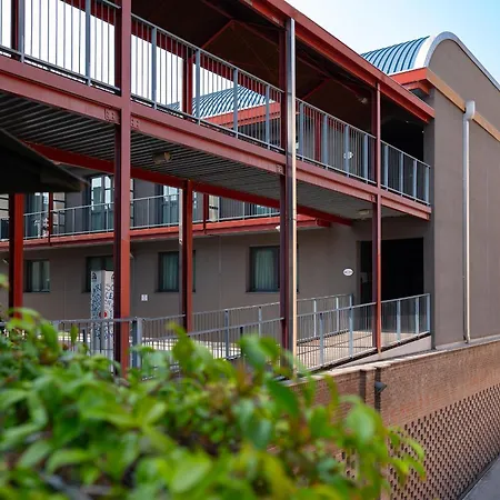 Romeo E Giulietta Residenze Check-in Presso Toscanini Ξενοδοχείο Πάρμα